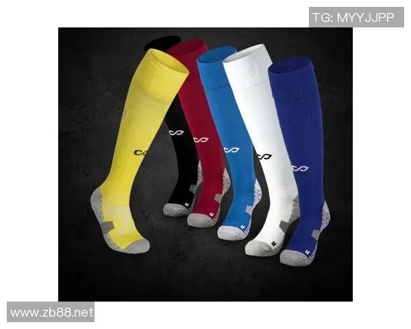 足球装备选购指南:如何选择适合你的高性能球袜 足球装备选购指南:如何选择适合你的高性能球袜